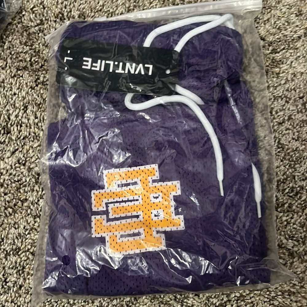 Brand New Eric Emanuel Shorts Size Large